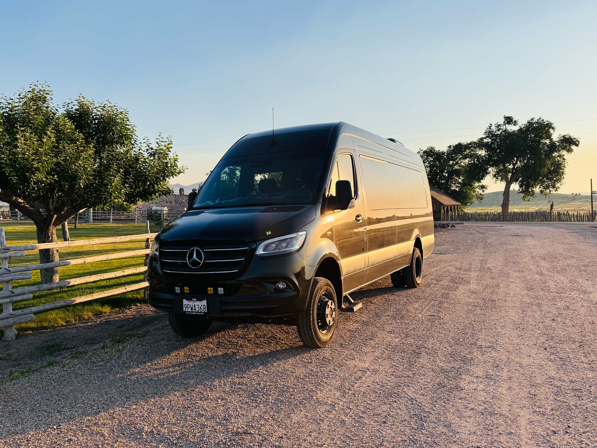 MERCEDEZ-BENZ SPRINTER 3500 AWD 14 PASSENGER Image 30